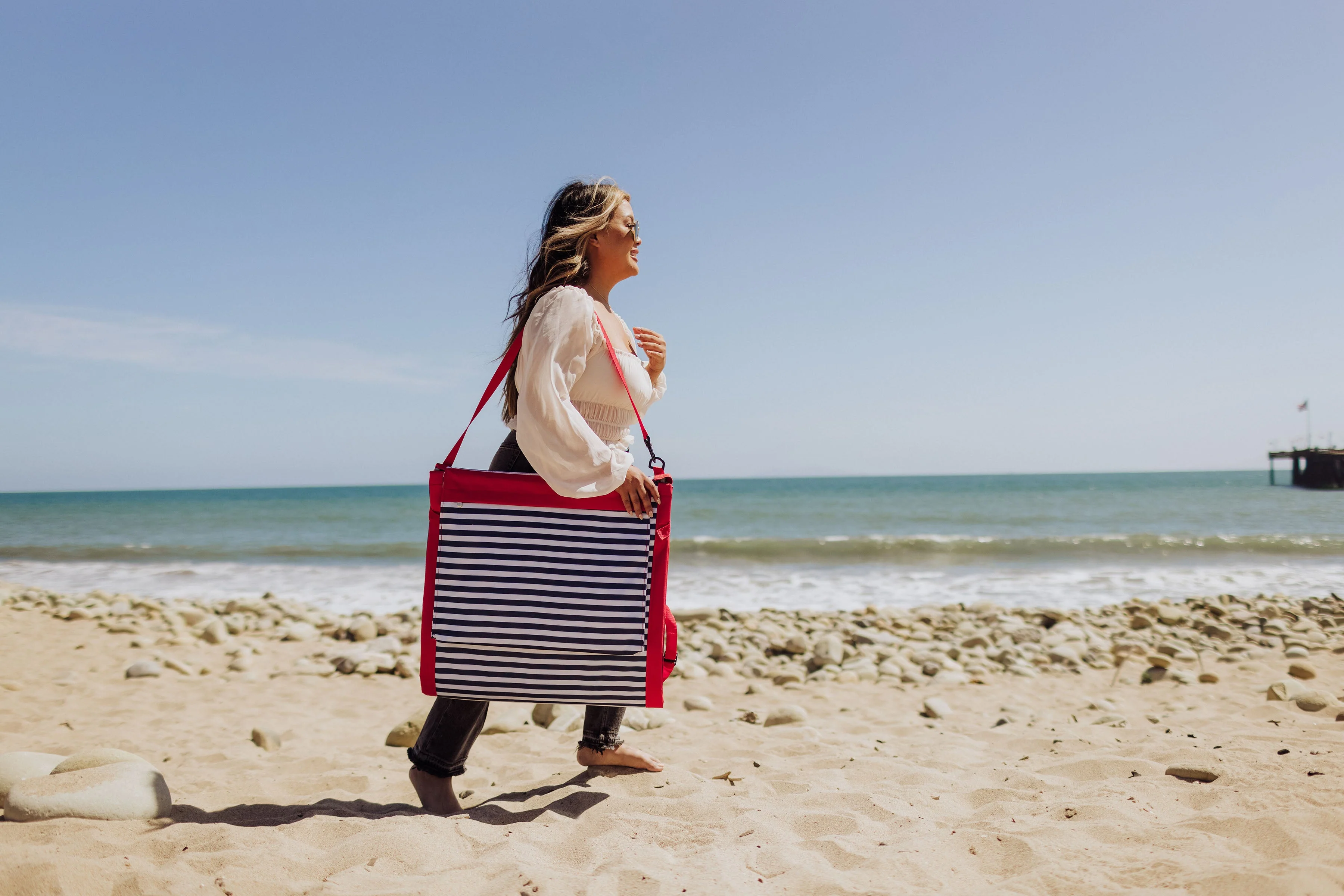 Picnic Time Beachcomber Portable Beach Chair & Tote - Image 9