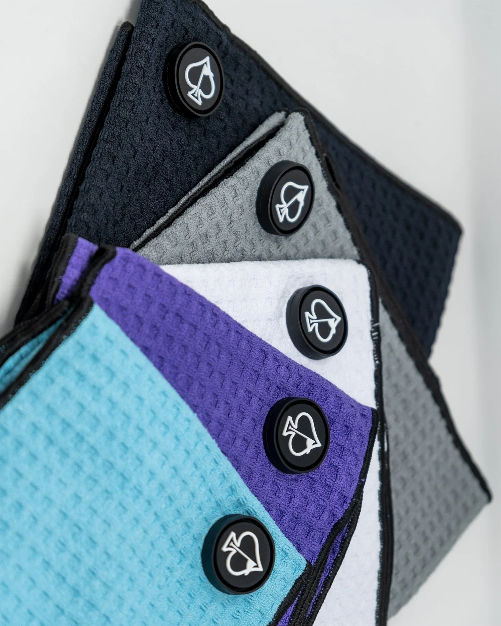 Pins and Aces Magnetic Towel - Black - Image 8
