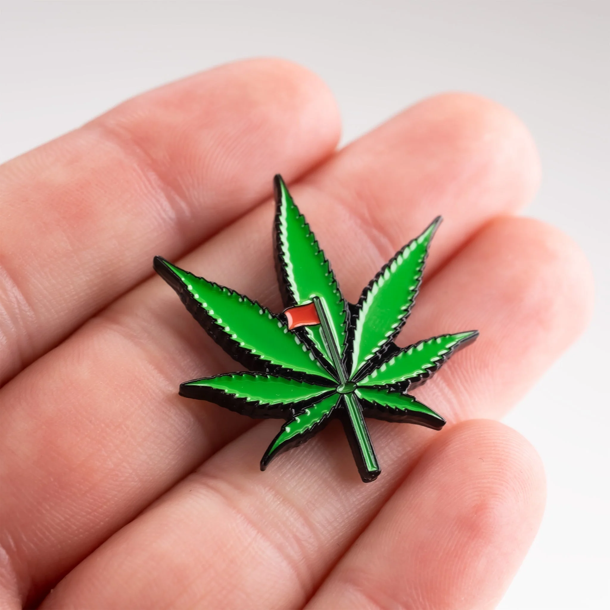 Pins and Aces Pot Leaf Ball Marker - Image 4
